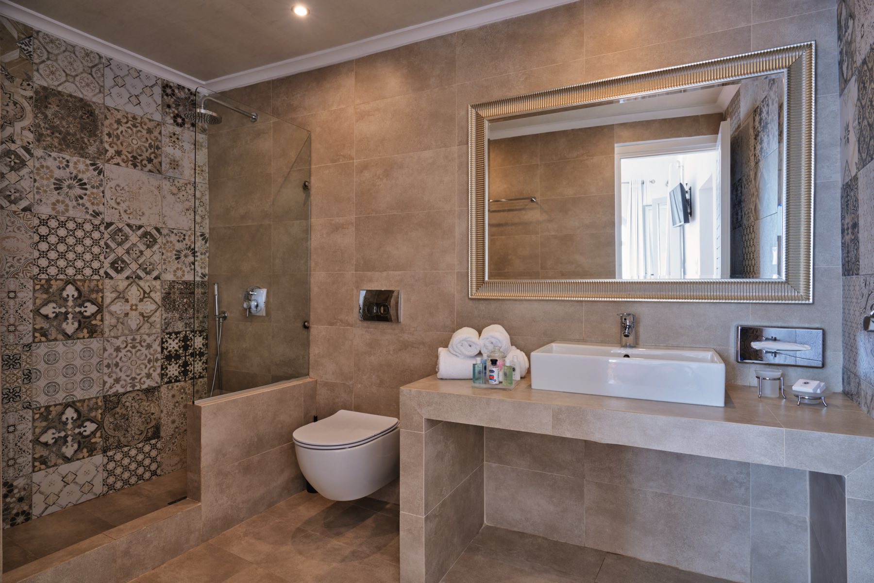 superior suite agali houses 28